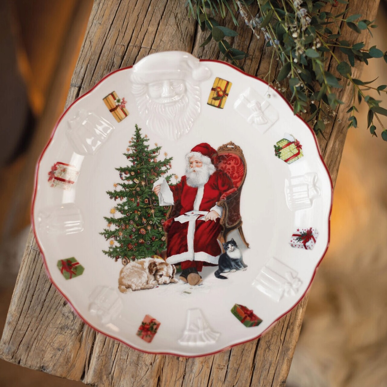 Bol pentru servire, Villeroy & Boch, Toy\'s Fantasy Santa Relief, 24 cm, portelan premium, pictat manual