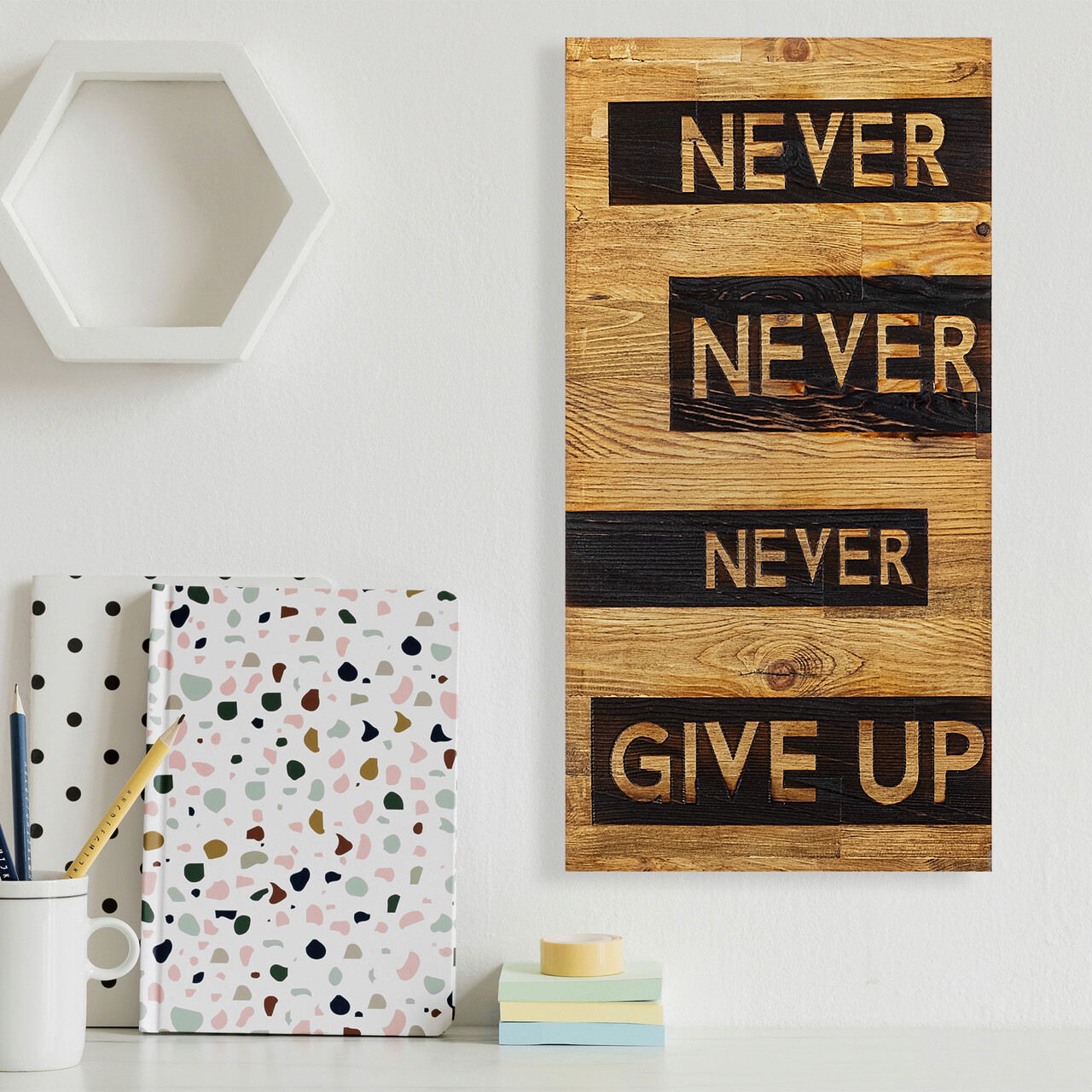 Decoratiune de perete, Never Give Up, Lemn, Dimensiune: 30 x 3 x 58 cm, Nuc / Negru