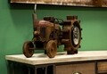 Ceas de masa Tractor-B, Mauro Ferretti, 43x20x23 cm, fier