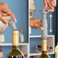 Pompa manuala pentru vidare sticle de vin si 4 dopuri, Vacuum Winuum, InnovaGoods, gri