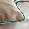 Husa de perna, Mink Velvet Pillow Cover, 43x43 cm, Polipropilena, Nurca / Crema