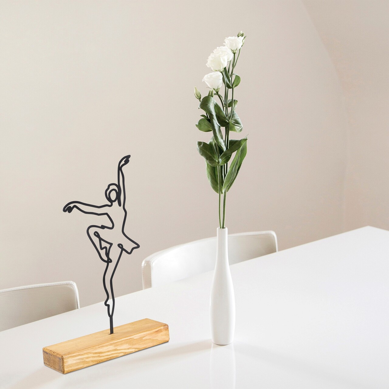 Decoratiune, Ballerina, 20x40x4 cm, Metal, Negru