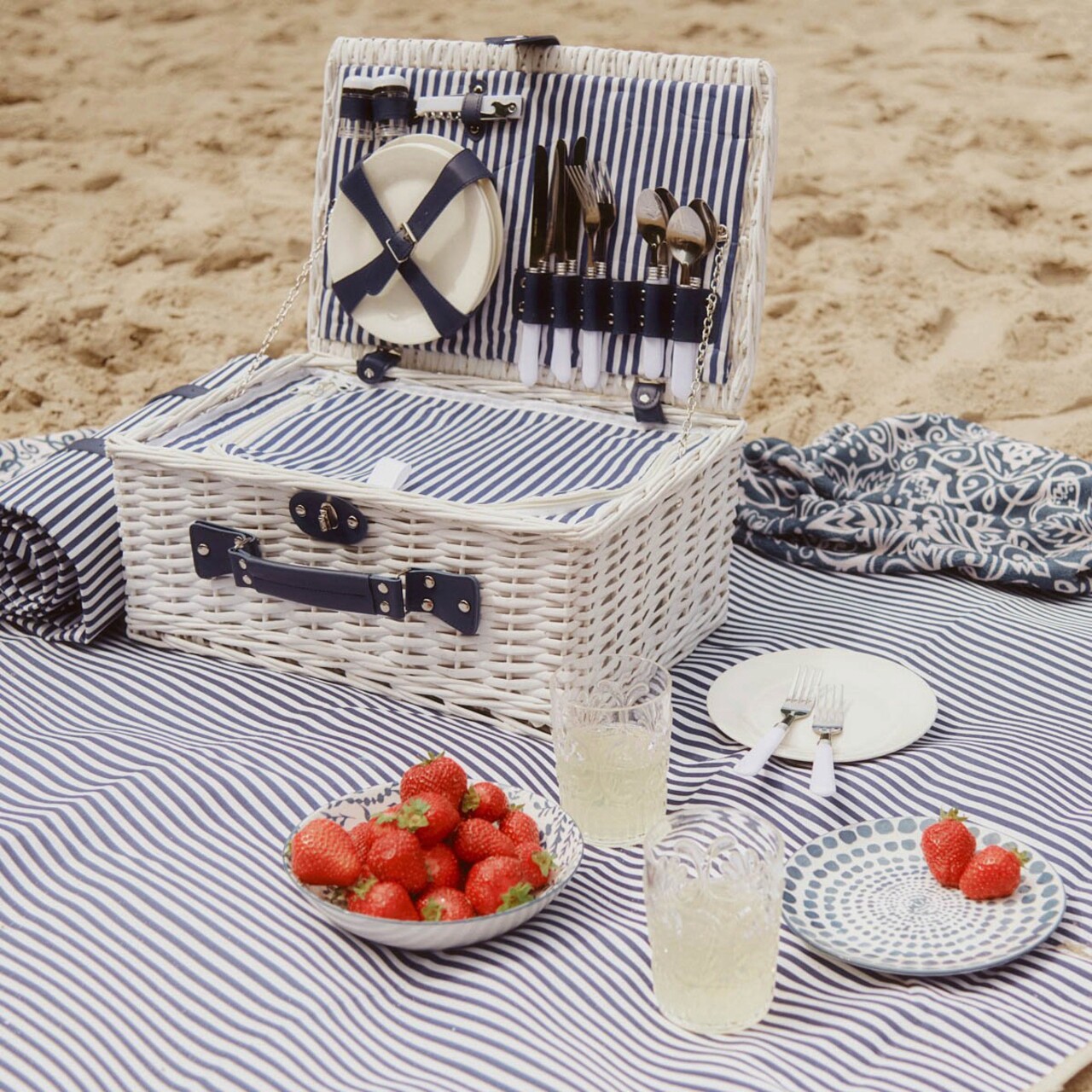 Coș de picnic | ORLANDO | alb pentru 4 persoane cu mat | 46x30x20 cm | 819303