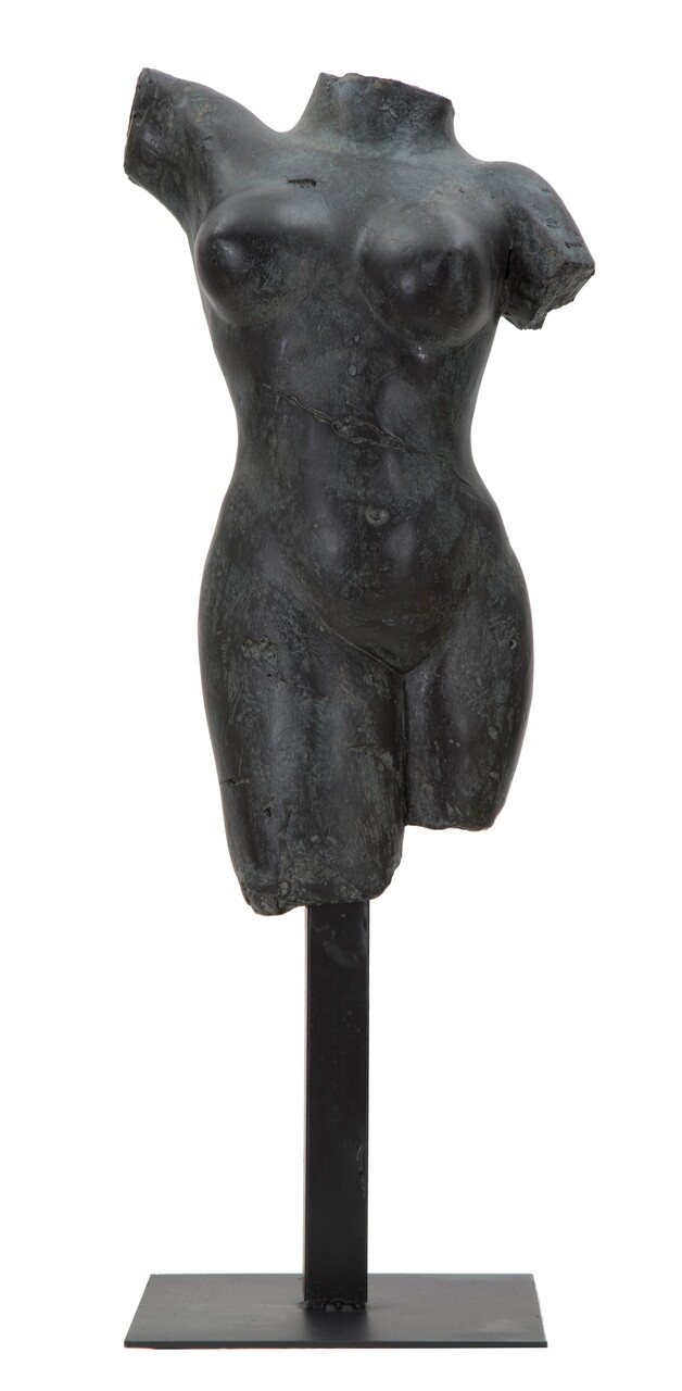 Decoratiune Museum Woman, Mauro Ferretti, 19x17x50 cm, polirasina, negru