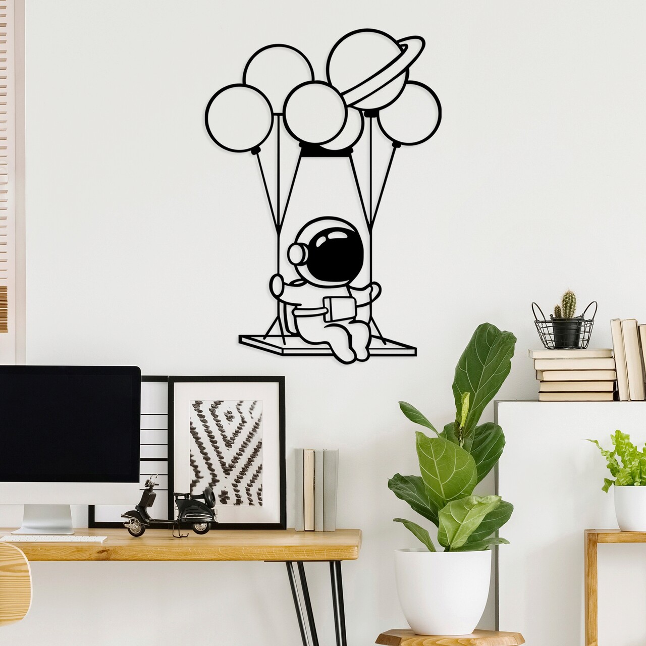 Decoratiune de perete, Astronaut 1, Metal, Dimensiune: 44 x 70 cm, Negru - 1 | YEO