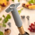 Pompa manuala pentru vidare sticle de vin si 4 dopuri, Vacuum Winuum, InnovaGoods, gri