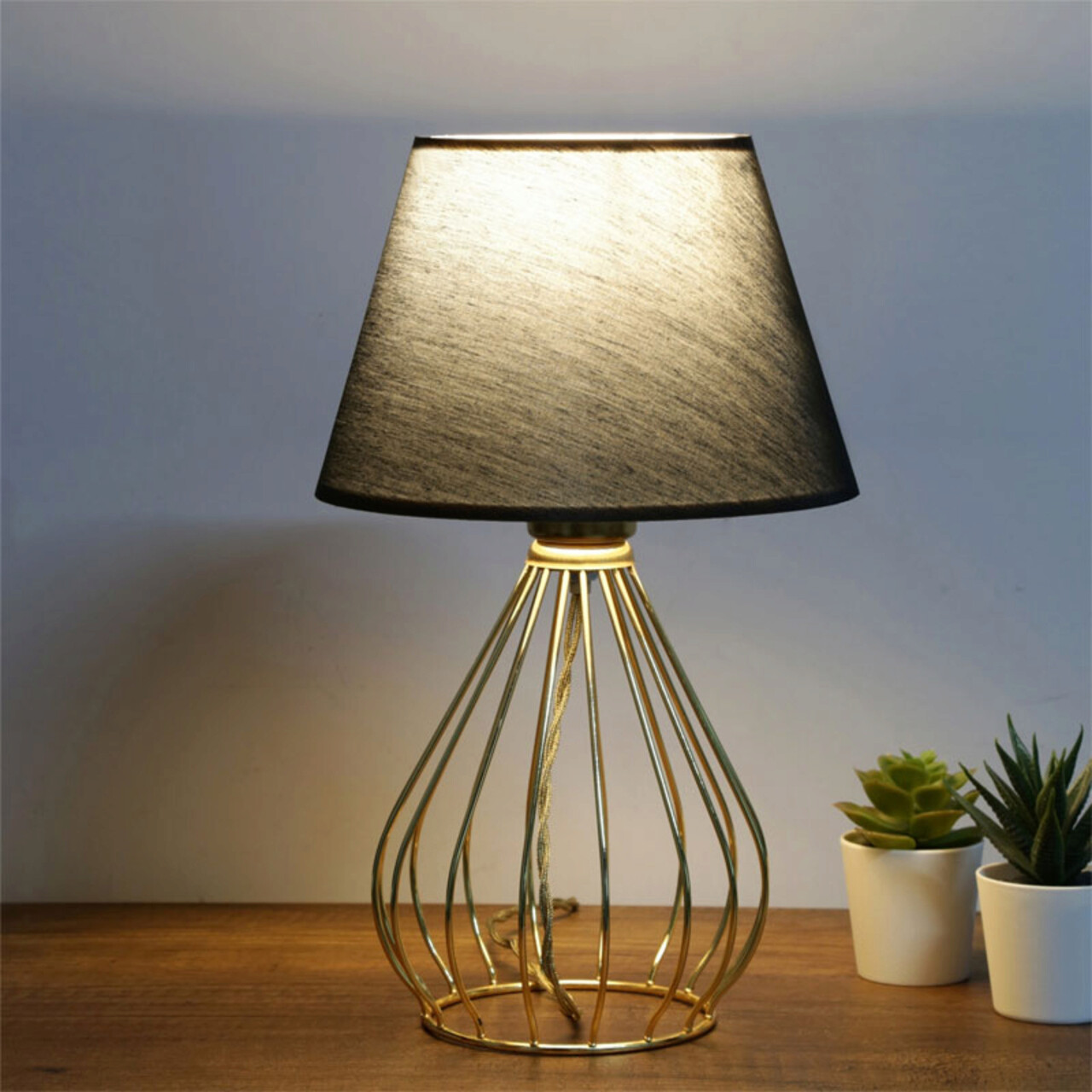 Lampa de masa PWL-1150, Pakoworld, 22x22x37 cm, textil/metal, negru/auriu