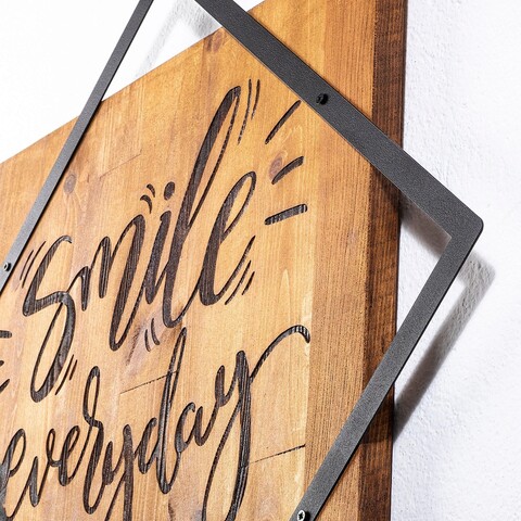 Decoratiune de perete, Smile Everday, 50% lemn/50% metal, Dimensiune: 54 x 54 cm, Nuc / Negru