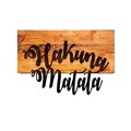 Decoratiune de perete, Hakuna Matata, 50% lemn/50% metal, Dimensiune: 58 x 38 cm, Nuc / Negru